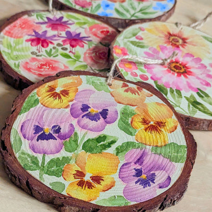 ATELIER DE PEINTURE SUR RONDINS DE BOIS